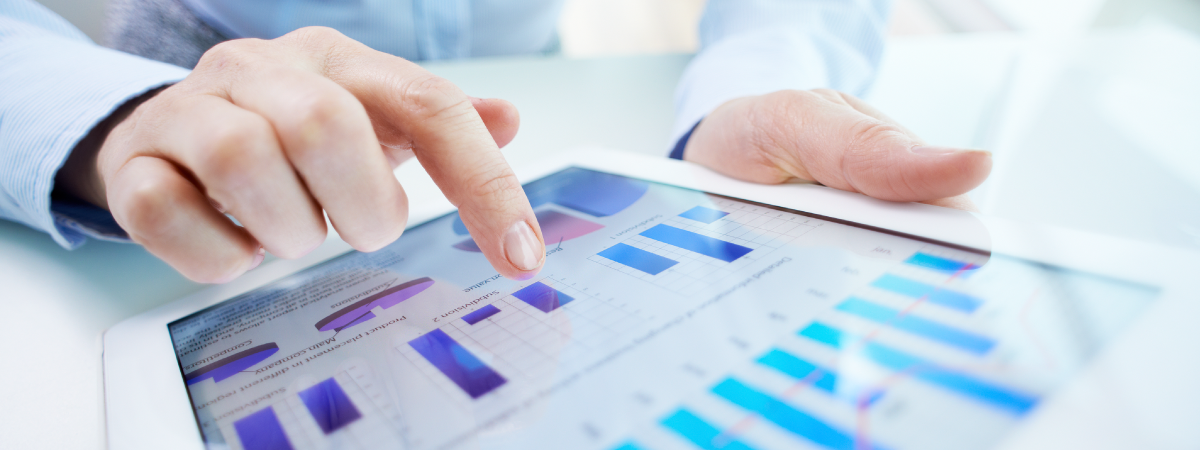 Equipo de trabajo profesional, fondo oscuro